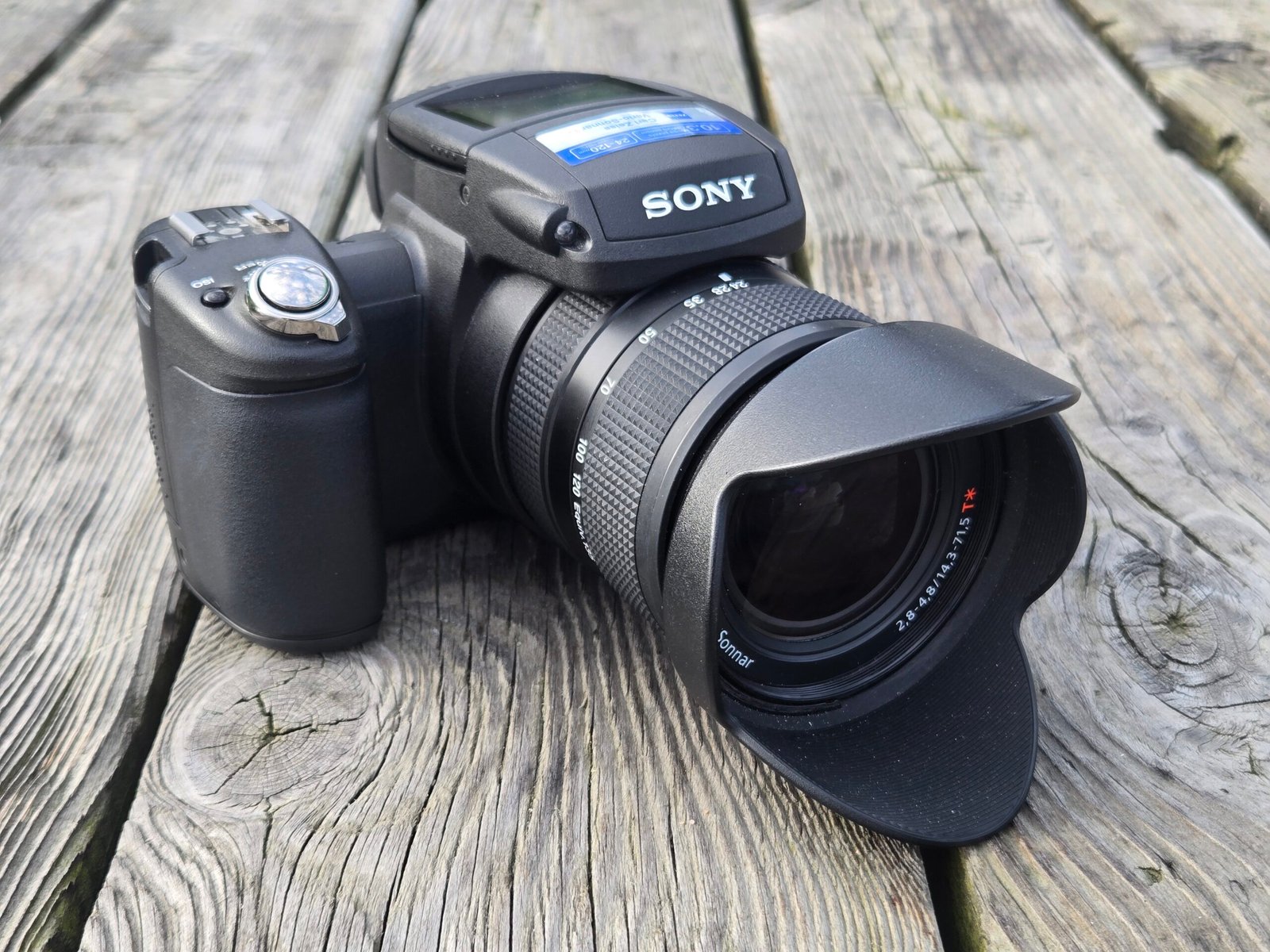 Sony DSC-R1 1000004933
